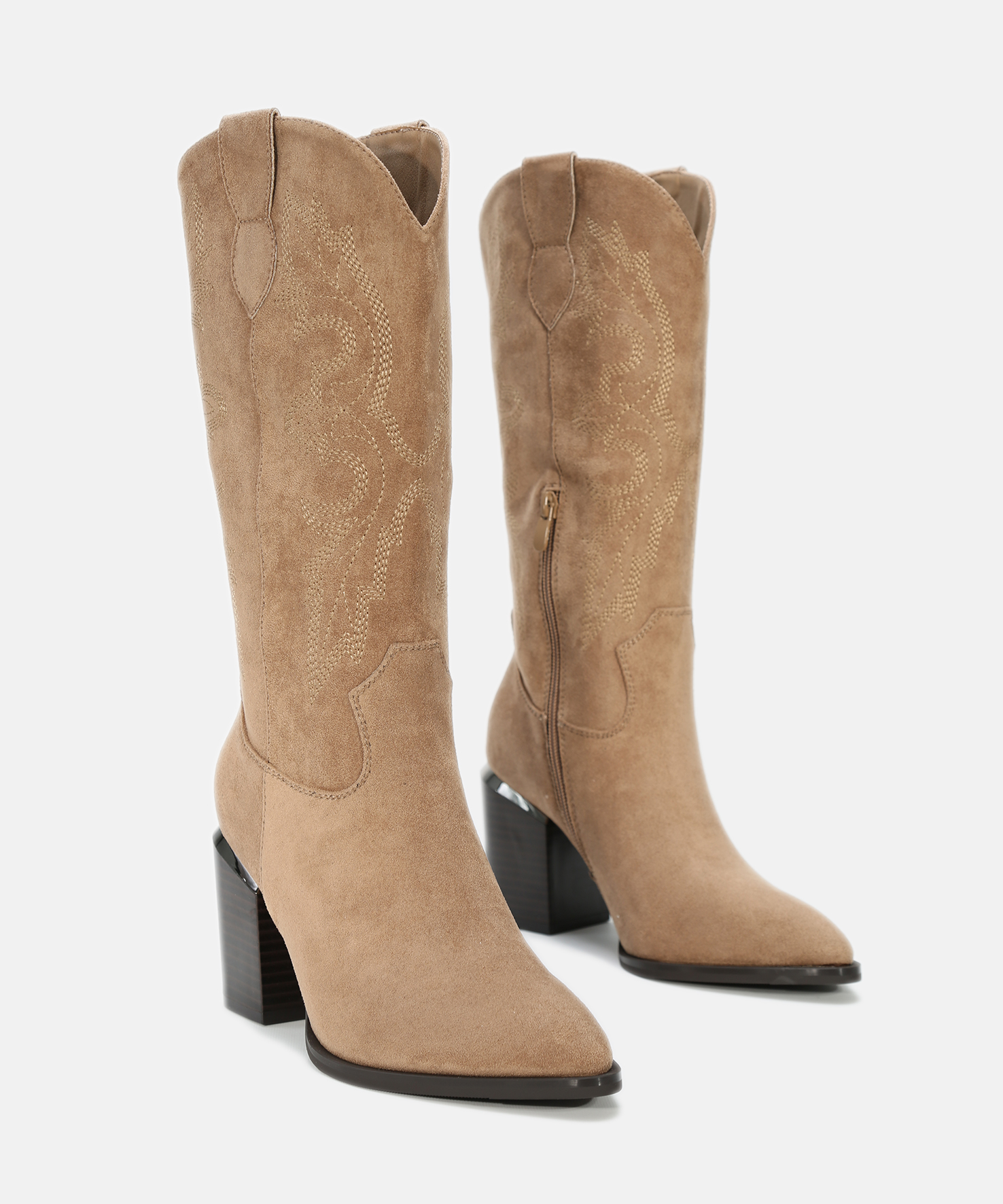 Botas cowboy media caña detalle tacón